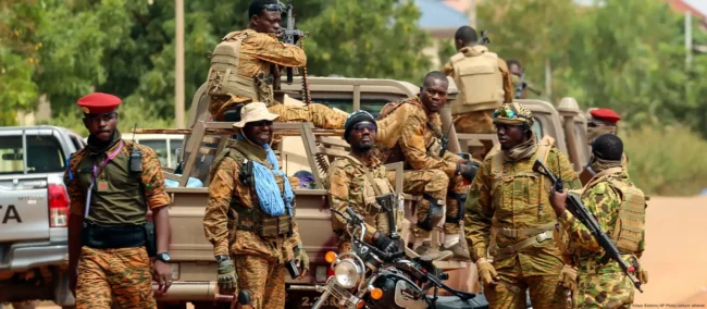 Nouvelle attaque meurtrière au Burkina Faso : plusieurs dizaines de soldats et supplétifs civils tués