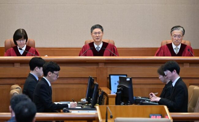 La Cour constitutionnelle de Corée du Sud destitue le président Yoon Suk-yeol La Cour constitutionnelle de Corée du Sud destitue le président Yoon Suk-yeol