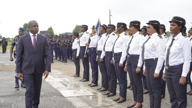 Gabon : Vers une police plus éthique ? Hermann Immongault appelle à mettre fin au racket et aux contrôles abusifs
