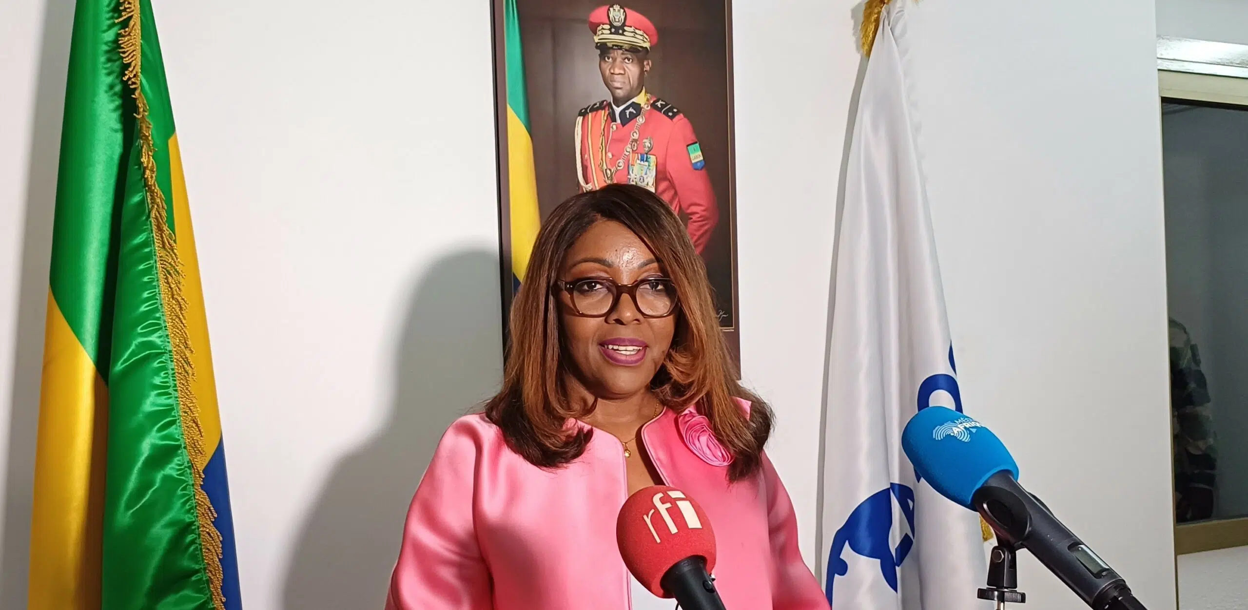 Gabon – Gouvernement de la Ve République : Laurence Ndong reconduite malgré les soupçons de détournement