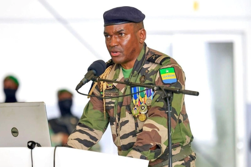 Gabon : Ulrich Manfoumbi Manfoumbi, un militaire à la tête des Transports et de la Marine marchande
