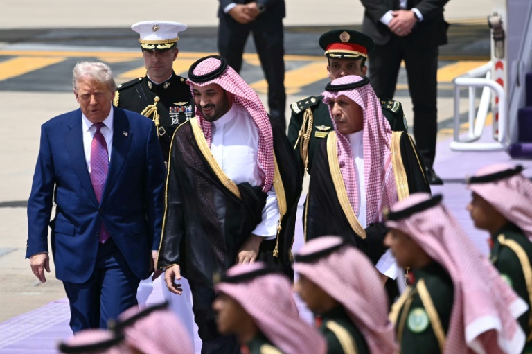 Donald Trump en tournée dans le Golfe : entre diplomatie, contrats géants et symboles forts