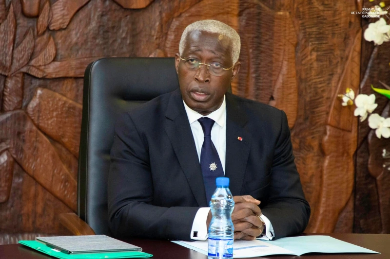 Plaine Orety : Raymond Ndong Sima dément toute implication dans les expulsions et appelle au respect des procédures