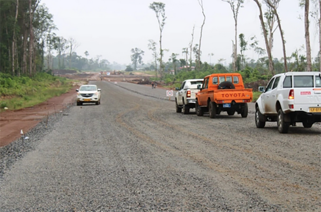 Gabon : Les populations de Bikélé-Bissobiname et Bambouchine informées sur la modification du tracé de l’autoroute