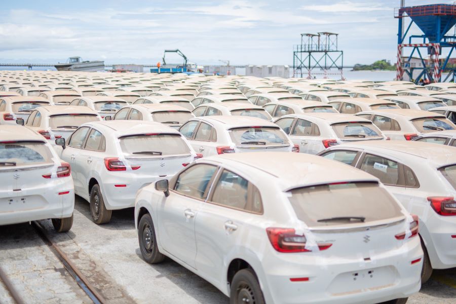 Port d’Owendo : nouvelle procédure de sortie des véhicules importés, une réforme réglementaire controversée du ministère des Transports