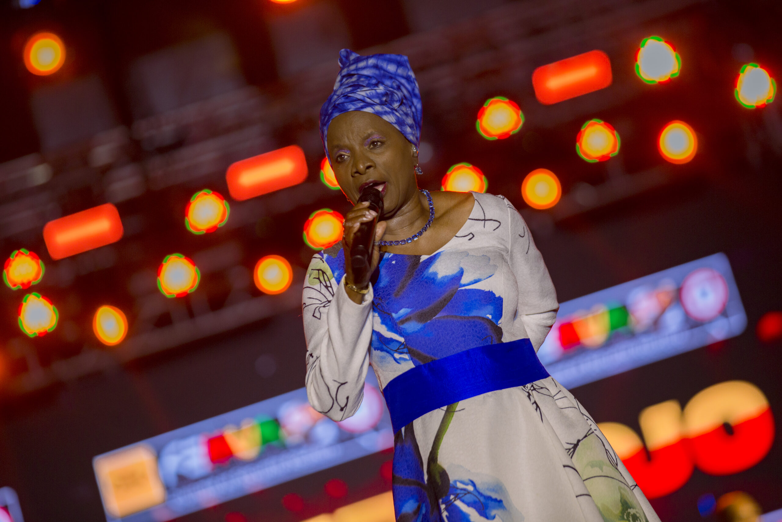 Angélique Kidjo : première chanteuse africaine honorée d’une étoile sur le Hollywood Walk of Fame