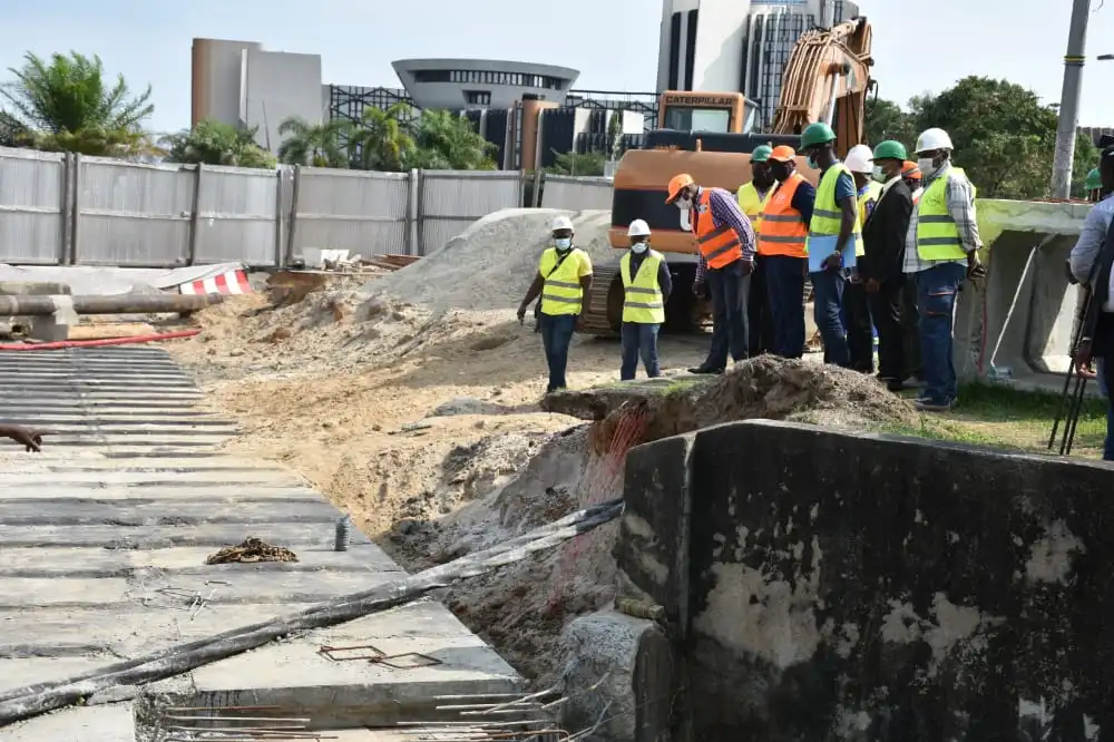 Libreville : les installations commerciales informelles sommées de quitter le boulevard Triomphal