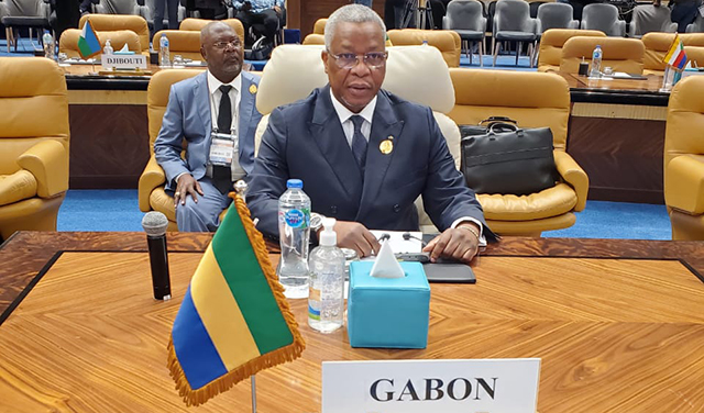 Élections locales 2025 : Charles Mve Ella choisit l’unité familiale plutôt que les urnes